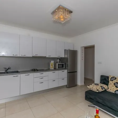 Rossa Lägenhet Kampor