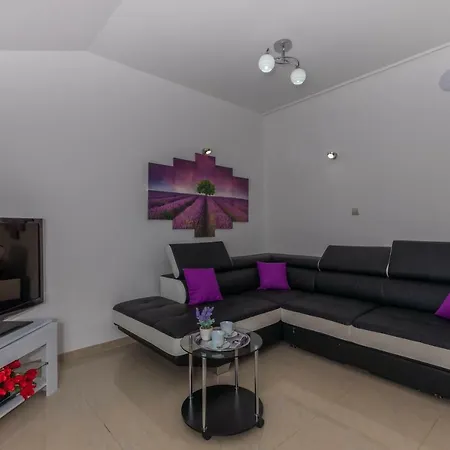 Rossa Apartment Kampor