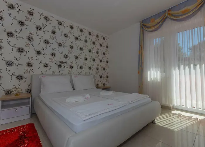 Rossa Apartment *