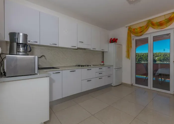 Rossa Apartment Kampor