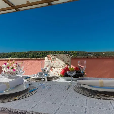 Rossa Apartament Kampor